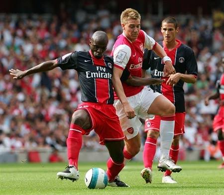 一夫当关！什琴斯尼单场献8次扑救 近5战已完成4次零封.